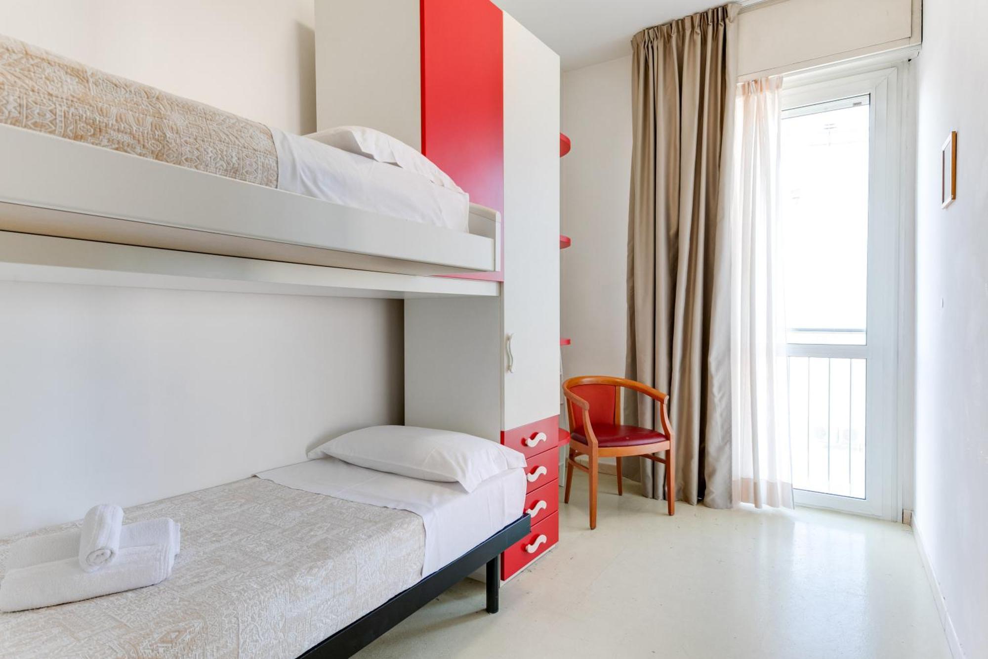 Hotel La Perla Rimini Exteriör bild