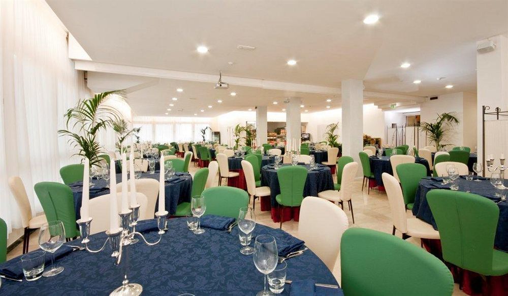 Hotel La Perla Rimini Exteriör bild