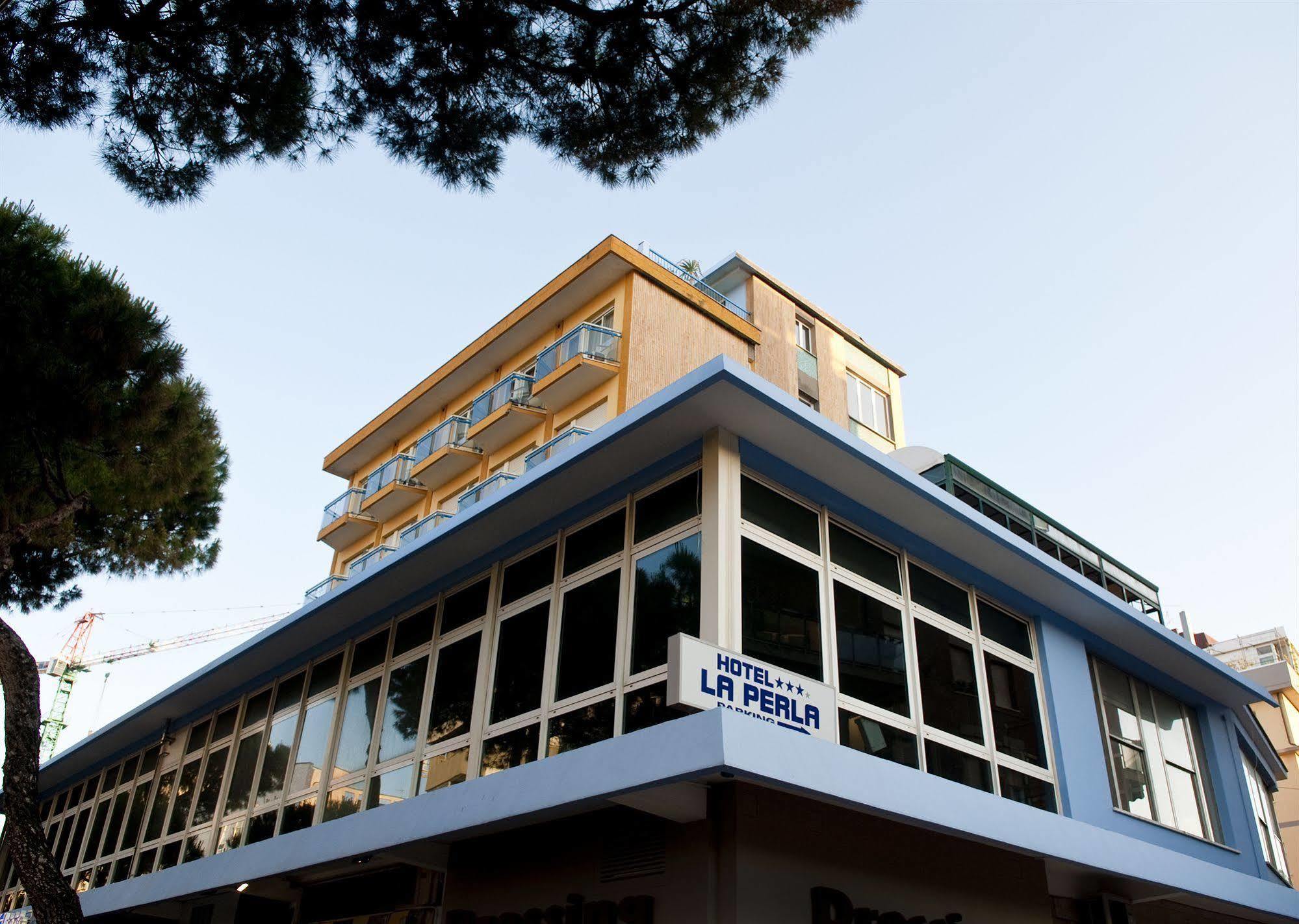 Hotel La Perla Rimini Exteriör bild